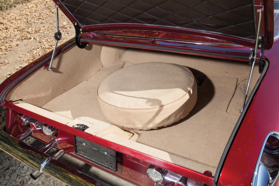  Dual-Ghia L6.4 Coupe 1963 года  (фото 23 из 25)